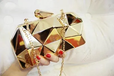 Geometric Three-dimensional Bag