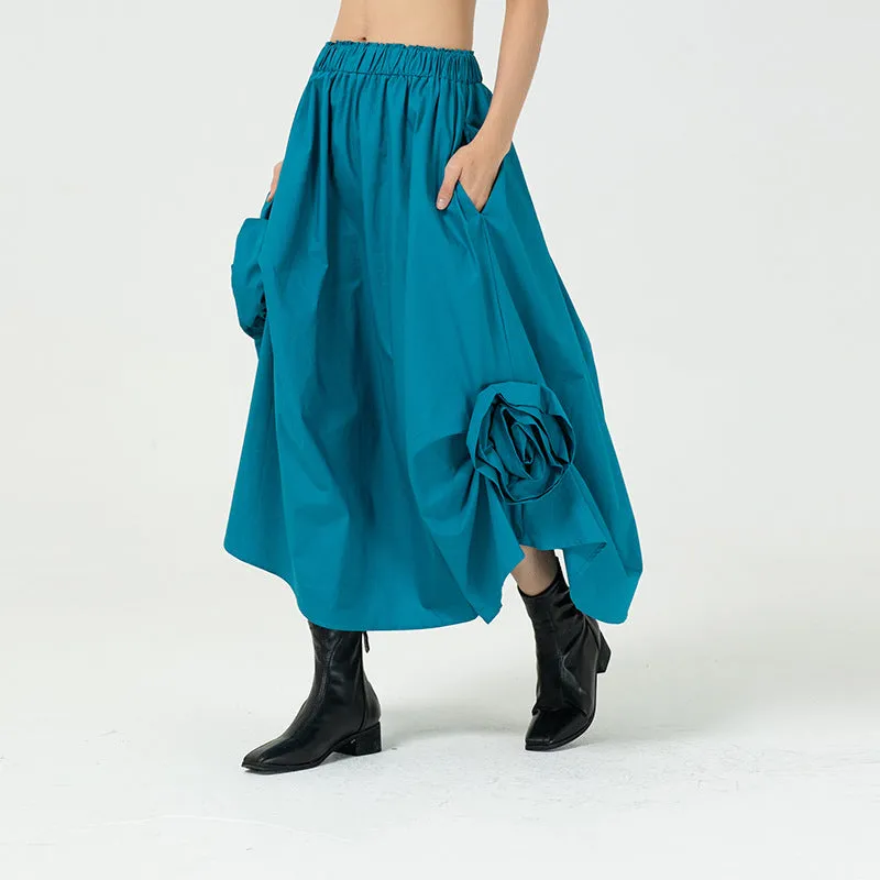 The three-dimensional flower bud skirt shows a thin floral decorative skirt, and the design is irregular skirt